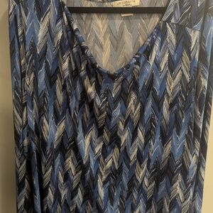 Liz Claiborne Blue and White Chevron Top